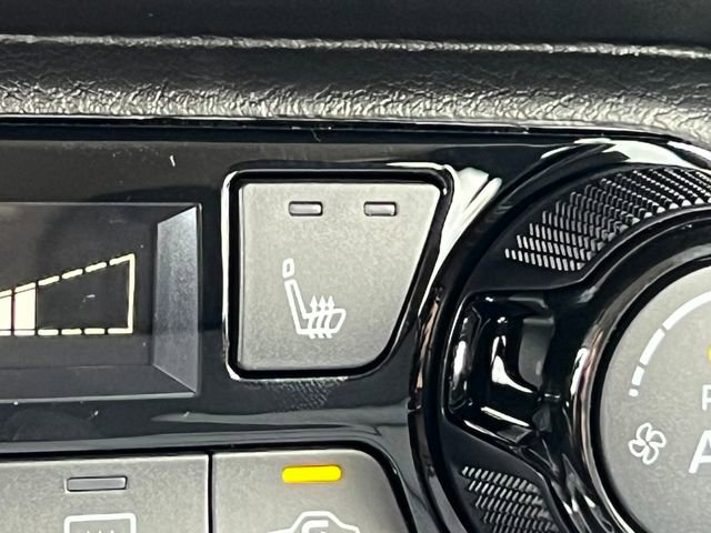 New 2026 Nissan Kicks SV w/ Charging Package image 23