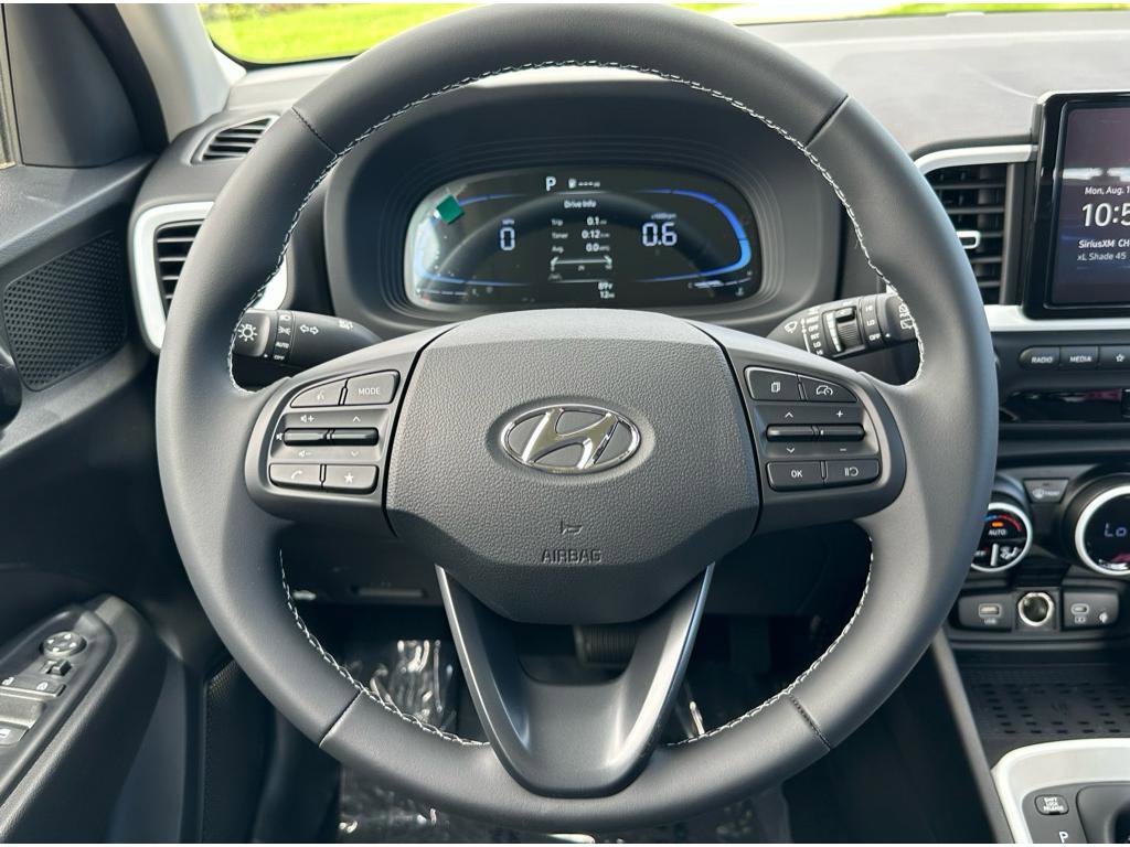 Used 2024 Hyundai Venue Limited image 13