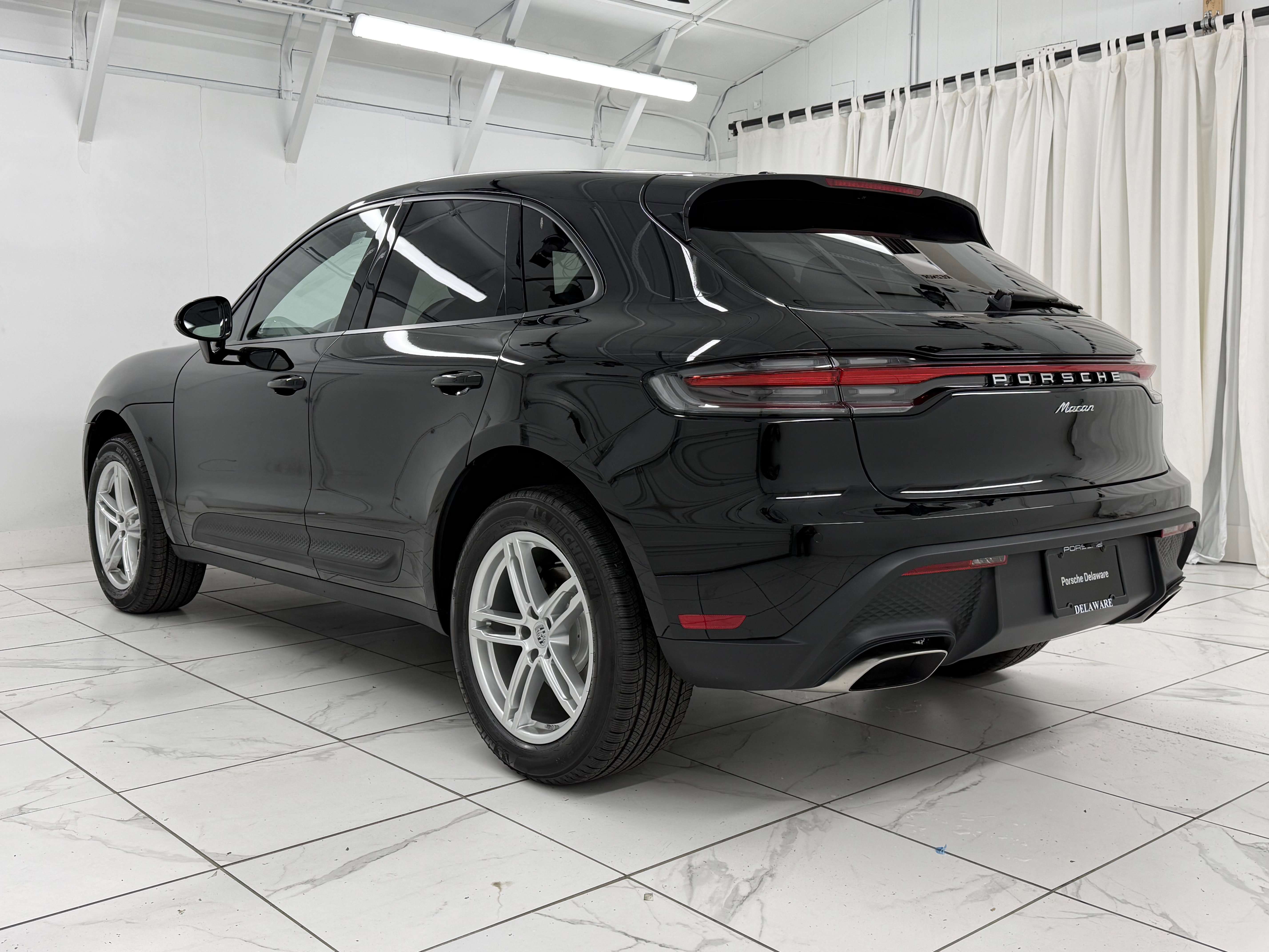 New 2026 Porsche Macan image 3