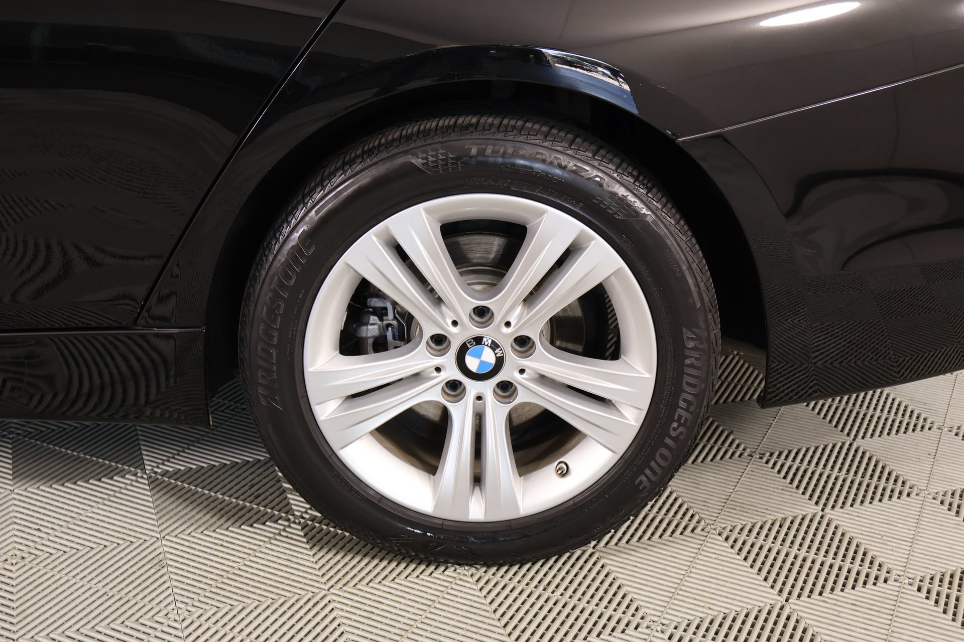 Used 2018 BMW 330i xDrive Sedan AWD/4WD image 19