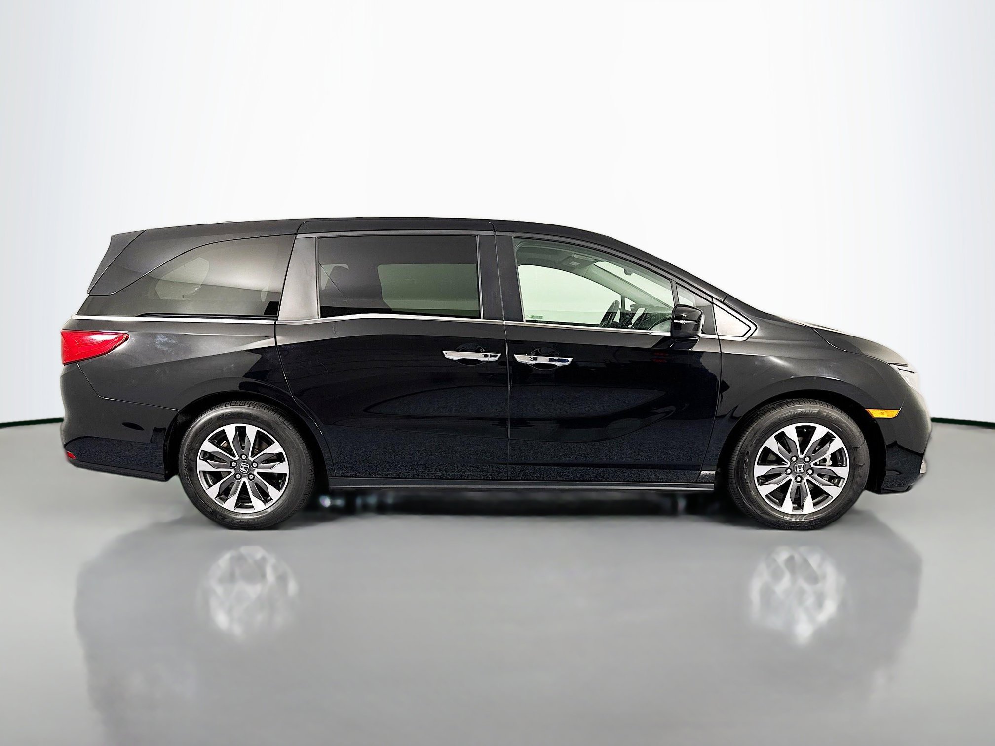 Certified 2022 Honda Odyssey EX-L image 4