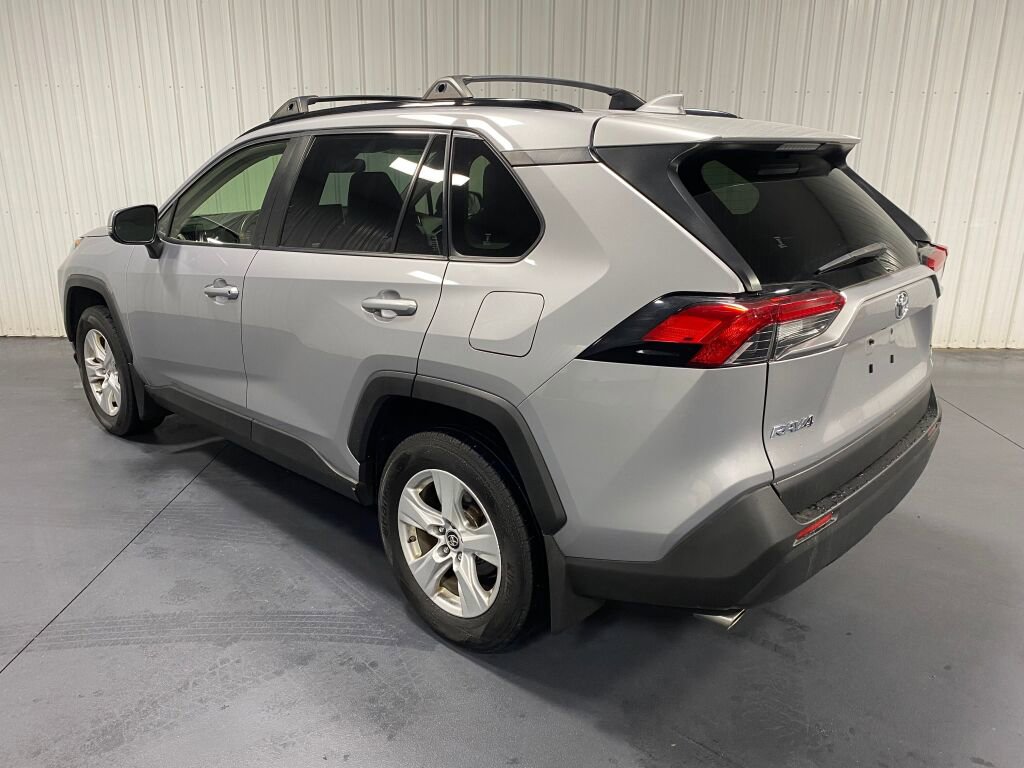 Used 2019 Toyota RAV4 XLE image 18