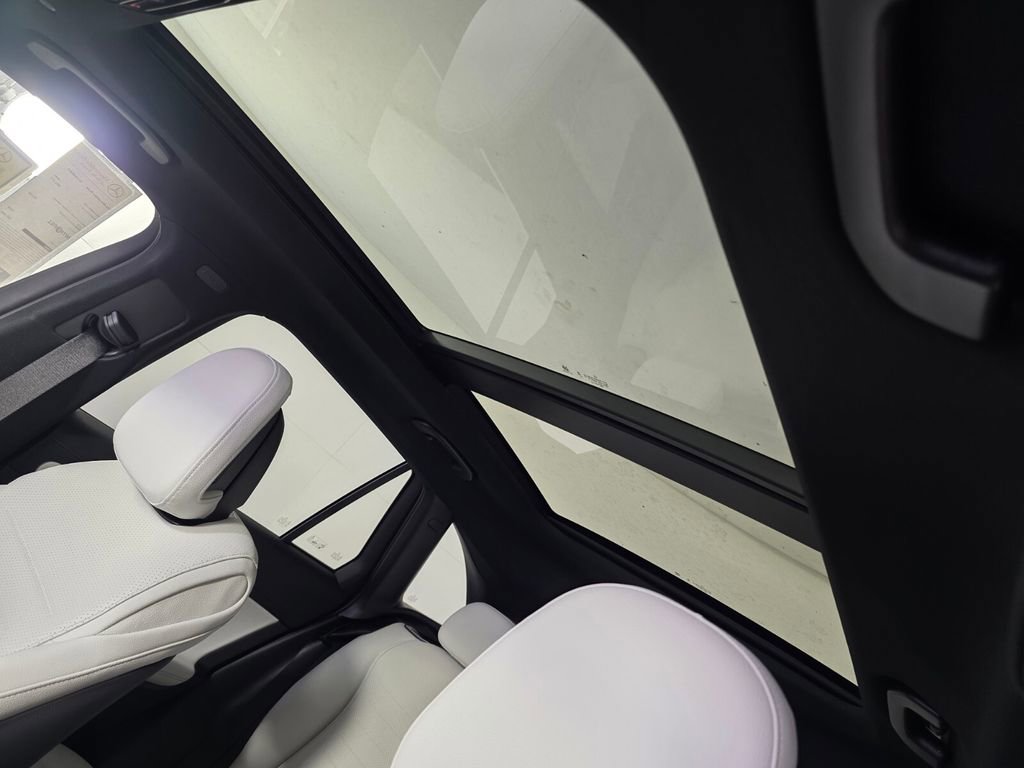 New 2026 Mercedes-Benz GLC 300 4MATIC image 9