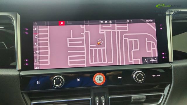 Used 2024 Porsche Macan image 44