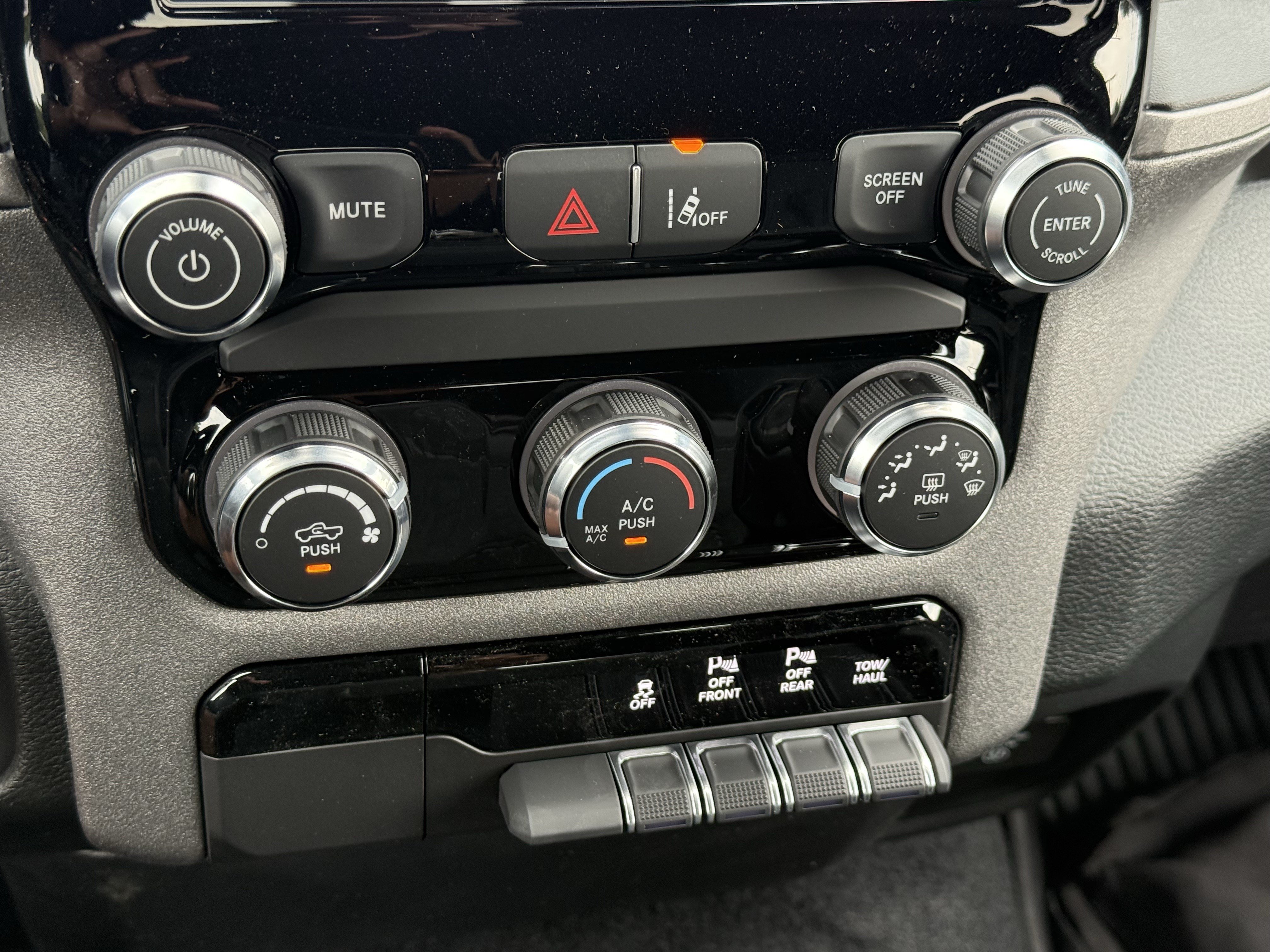 New 2026 RAM 1500 Warlock AWD/4WD image 26