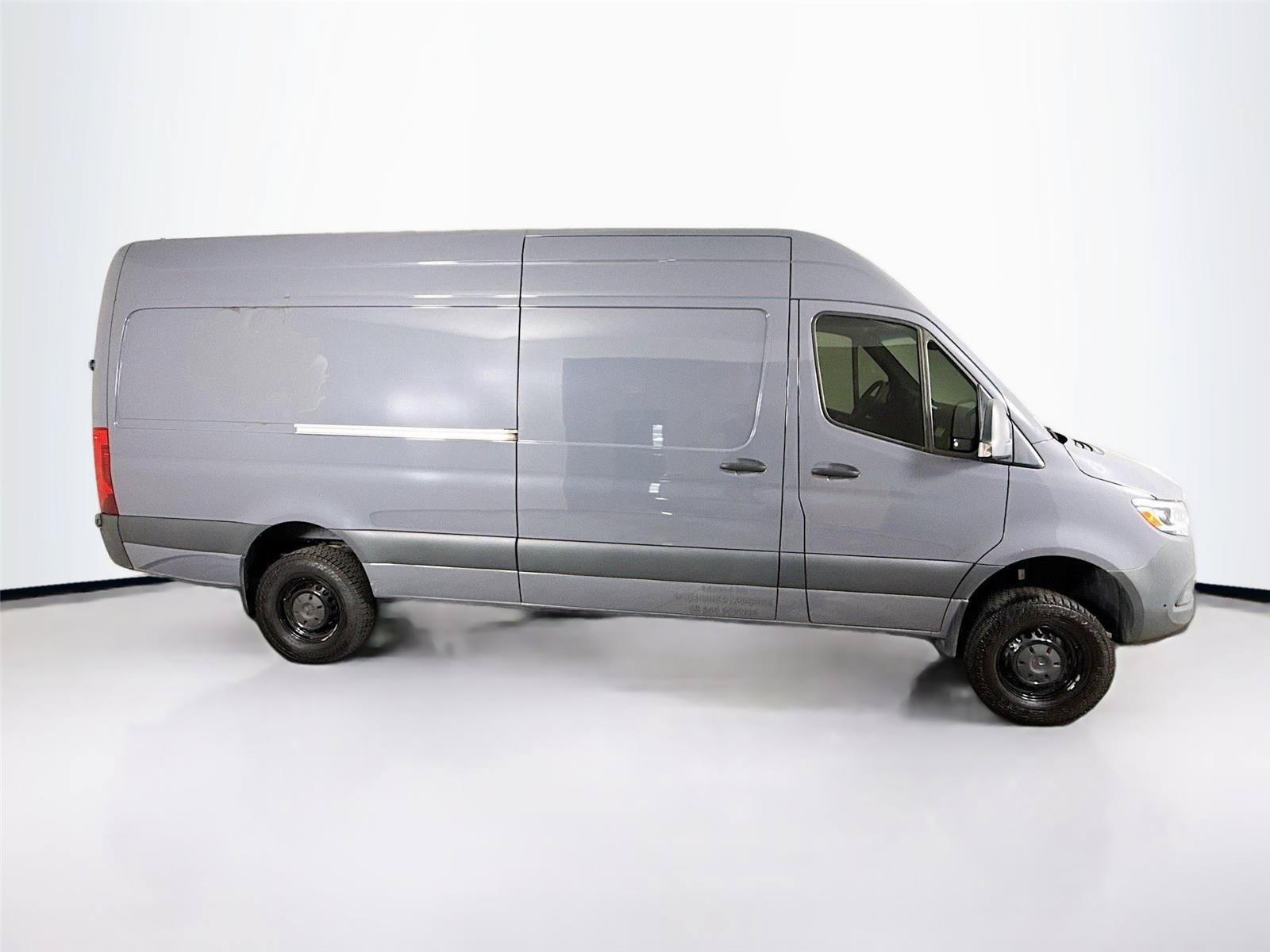 Used 2024 Mercedes-Benz Sprinter 2500 image 17