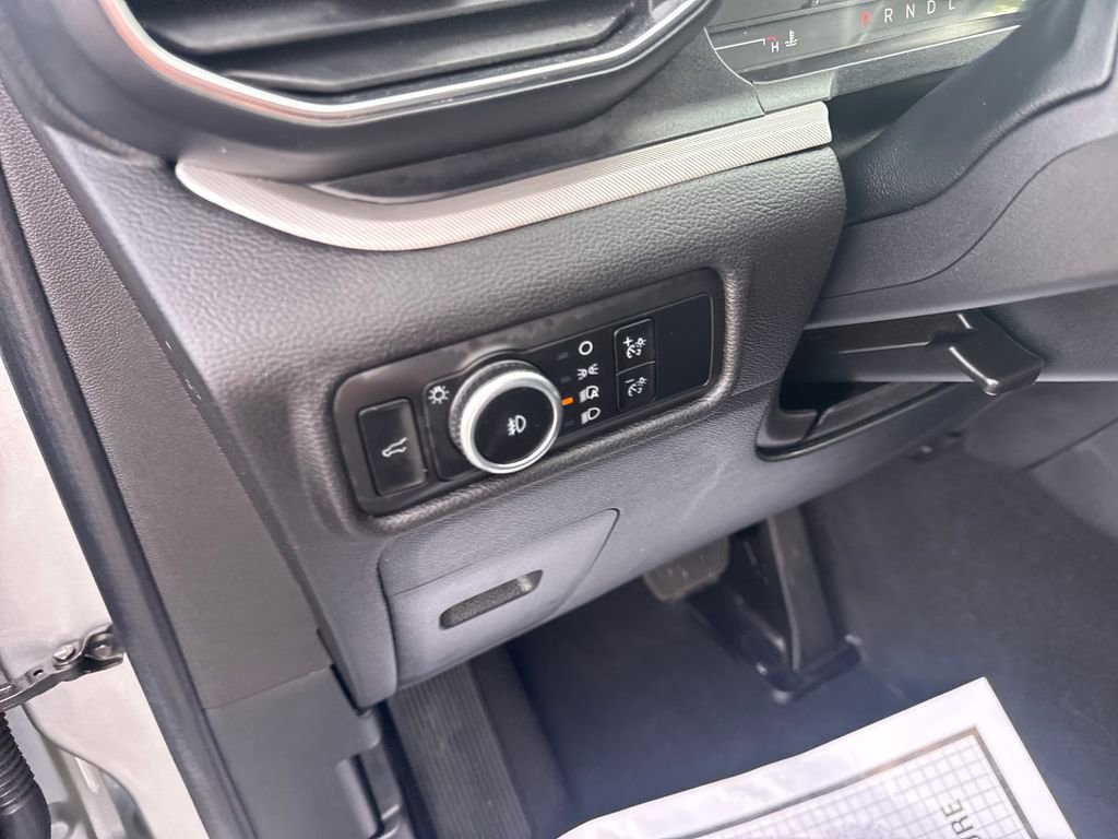 Used 2023 Ford Explorer XLT w/ Equipment Group 202A AWD/4WD image 34