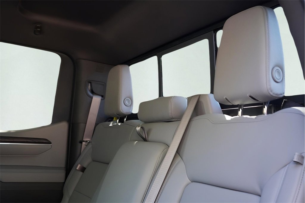 New 2026 GMC Sierra 1500 SLT image 29