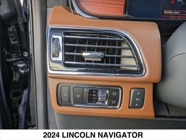 Used 2024 Lincoln Navigator Reserve AWD/4WD image 19