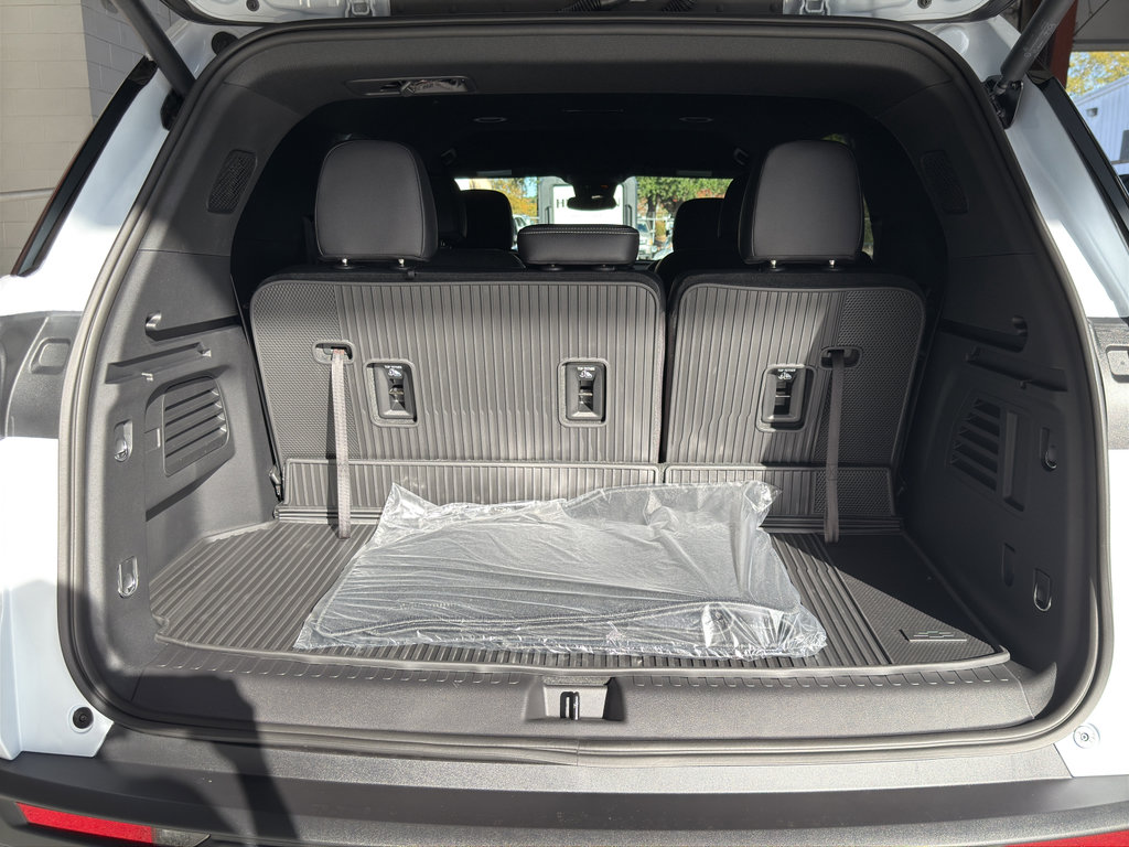 New 2026 Chevrolet Traverse LT w/ LPO, Floor Liner Package image 7