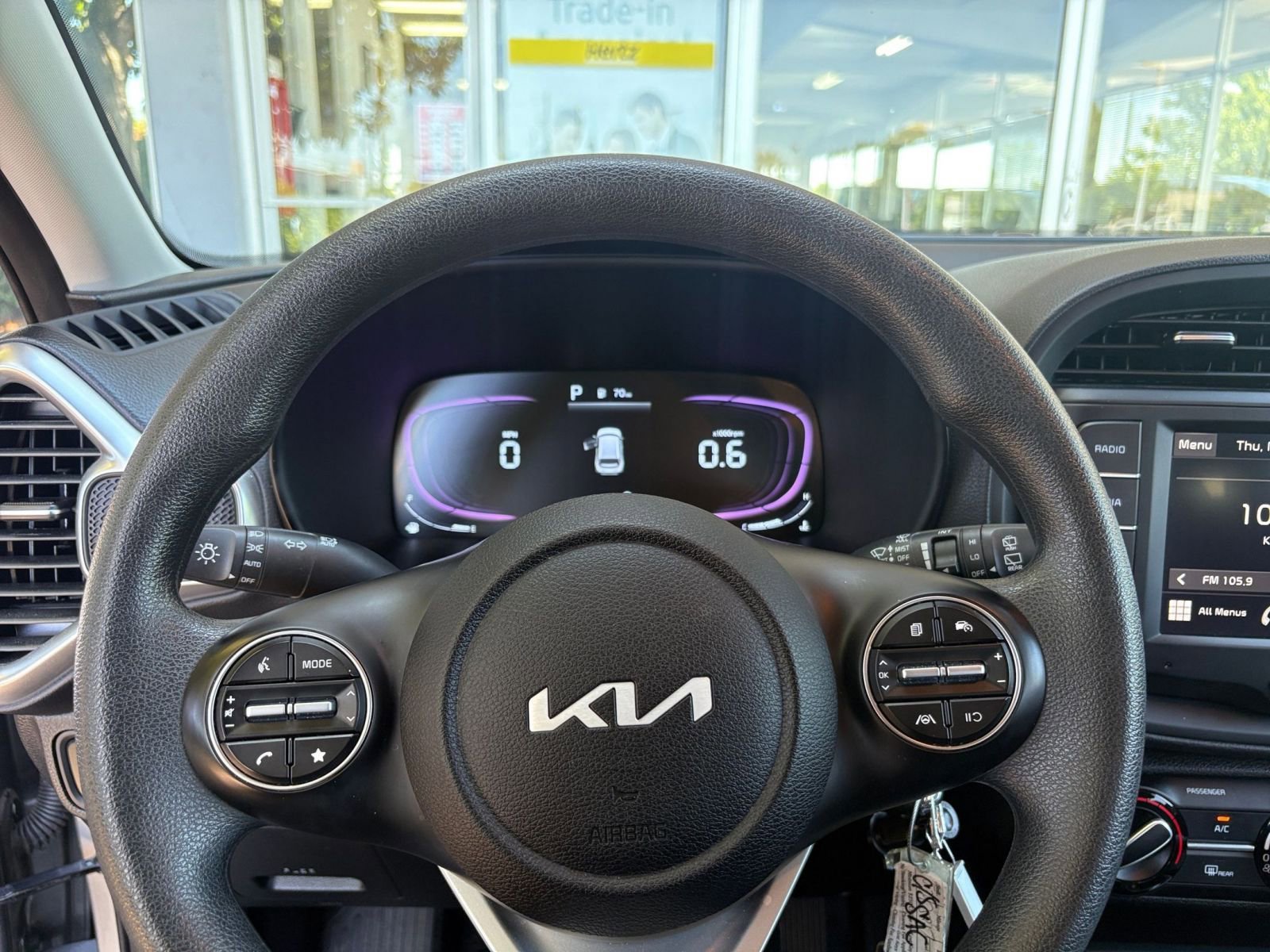 Used 2025 Kia Soul LX w/ LX Technology Package FWD image 25
