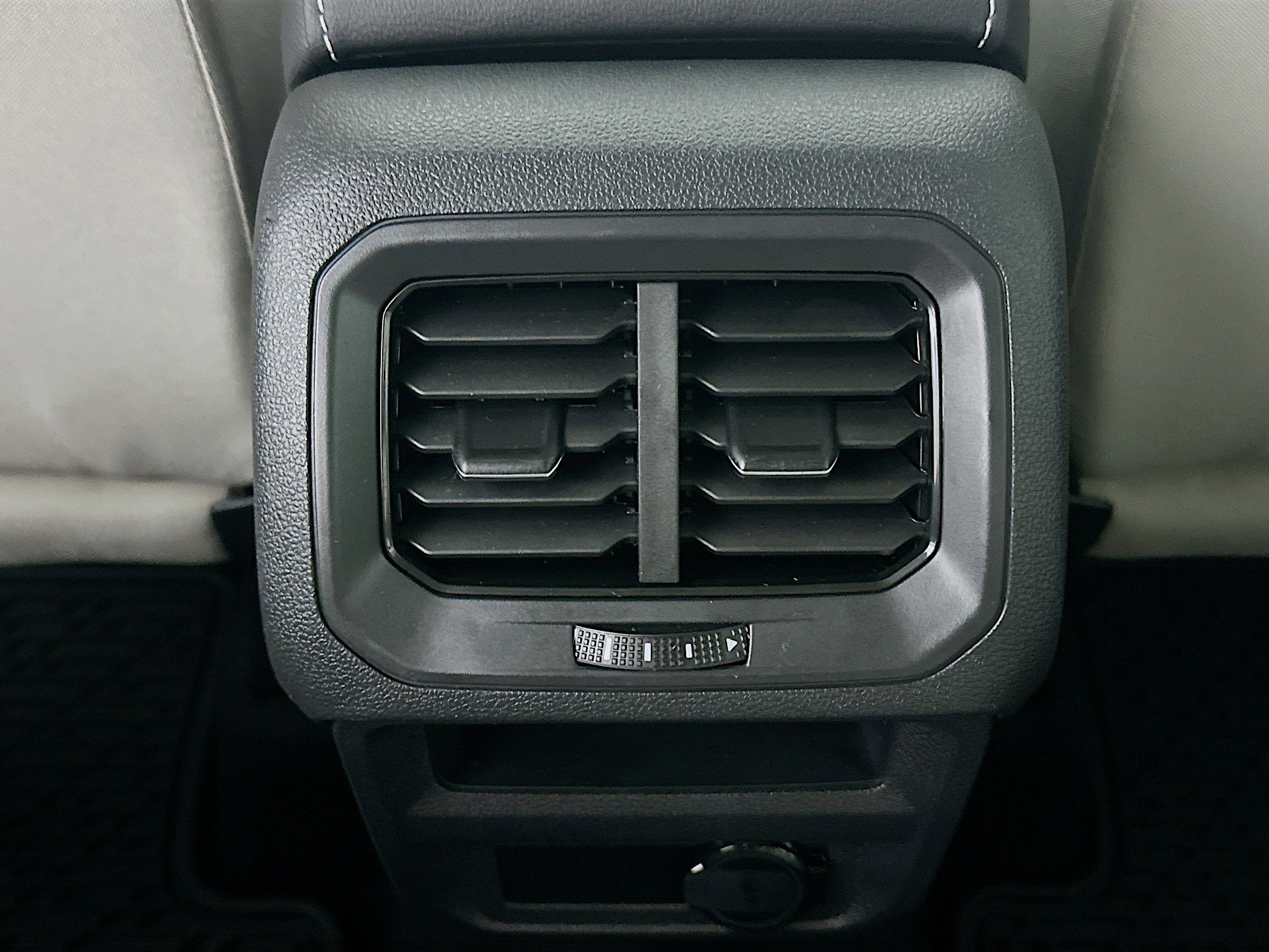 Used 2022 Volkswagen Tiguan S FWD image 27