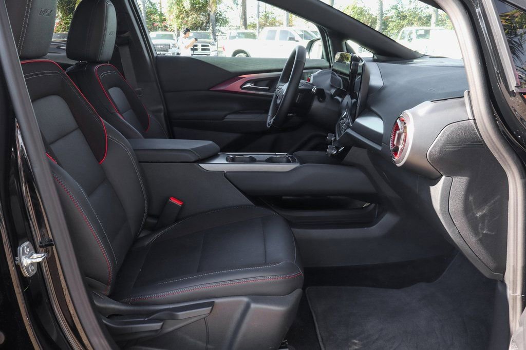 Used 2025 Chevrolet Equinox EV RS image 38