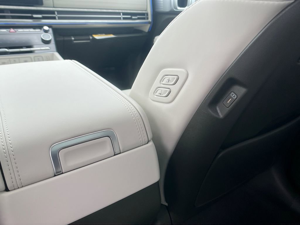 New 2025 Hyundai Santa Fe Calligraphy image 29