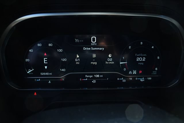 Used 2024 GMC Yukon AT4 w/ Technology Package AWD/4WD image 7