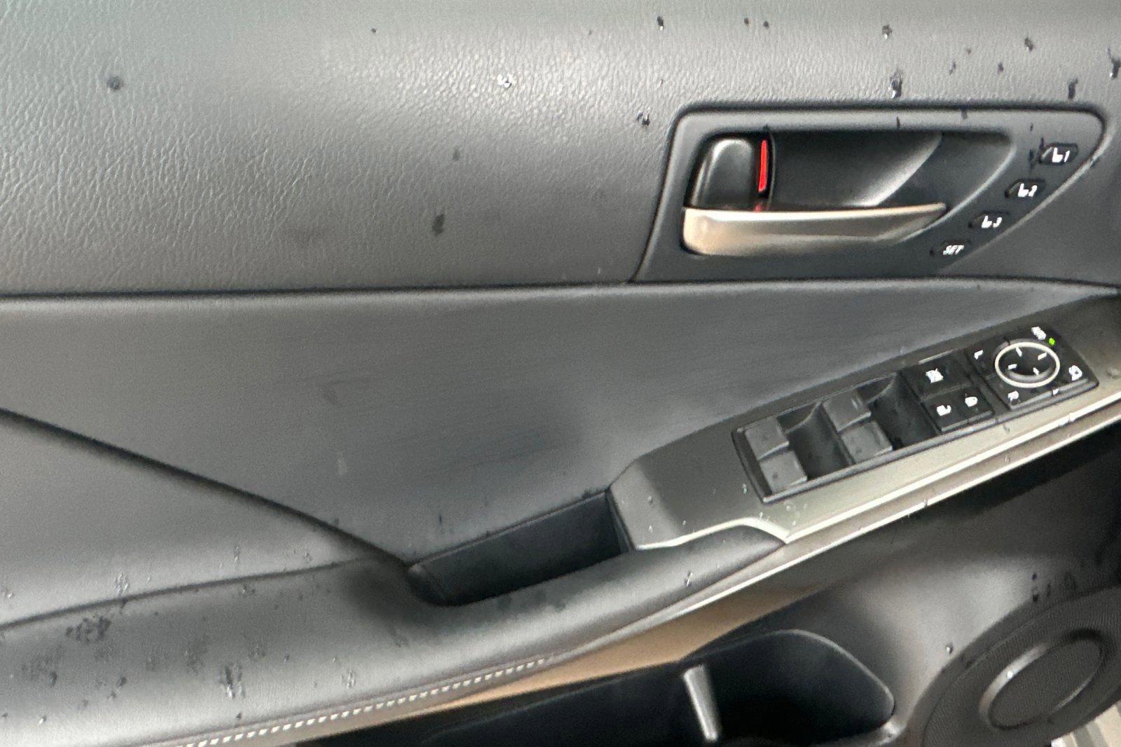 Used 2025 Lexus IS 500 image 11