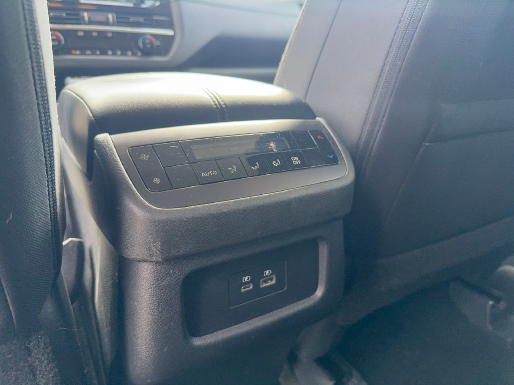 Used 2024 Nissan Pathfinder SV AWD/4WD image 17