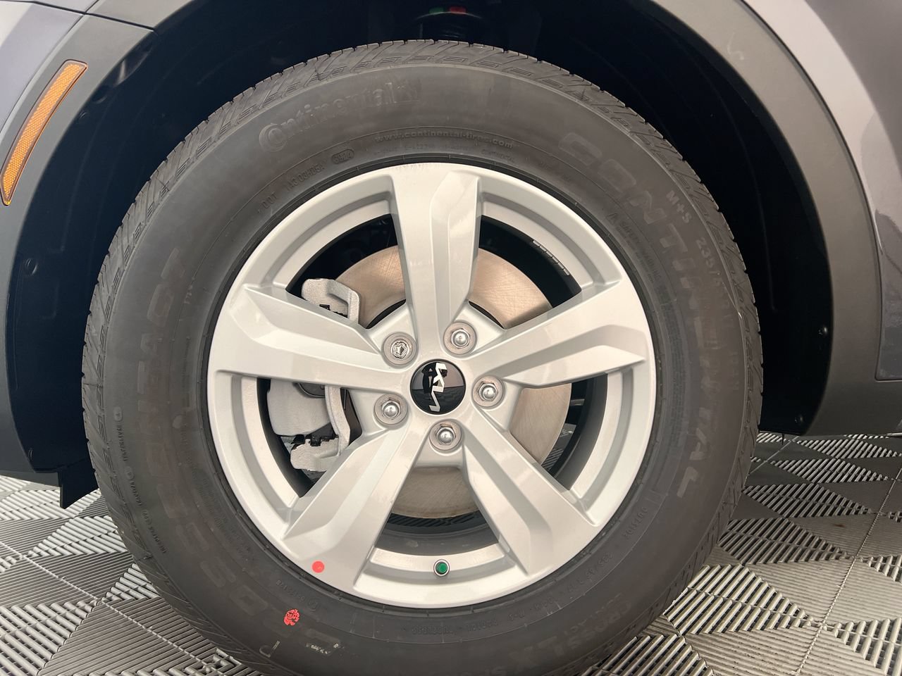New 2026 Kia Sorento LX FWD image 11