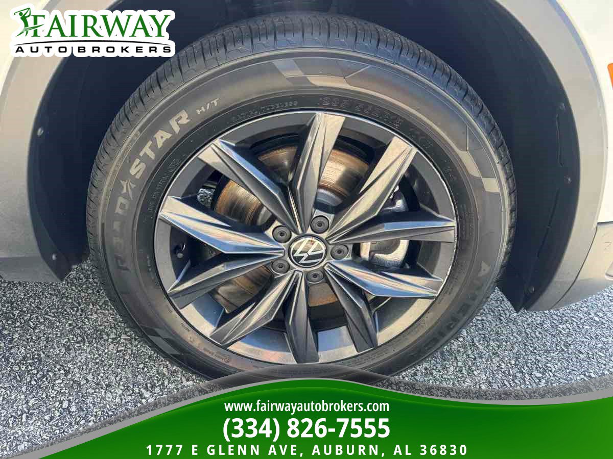 Used 2023 Volkswagen Tiguan SE AWD/4WD image 31
