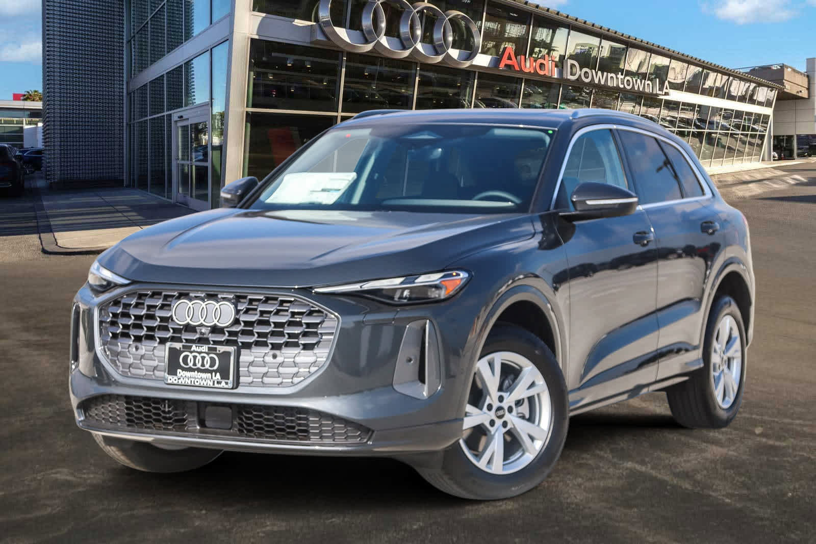 New 2025 Audi Q5 Premium image 1