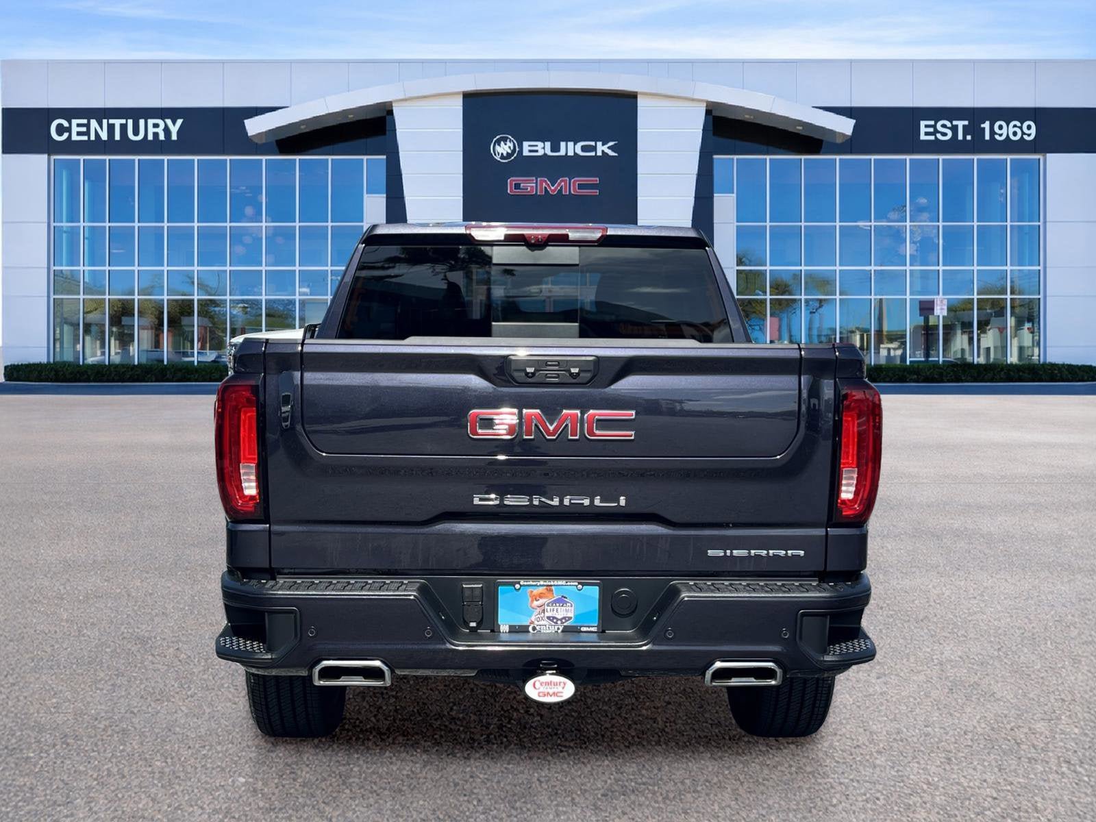 Used 2025 GMC Sierra 1500 Denali w/ Denali Reserve Package AWD/4WD image 4
