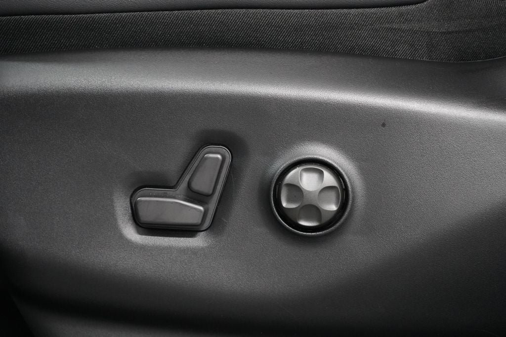 New 2027 Chrysler Pacifica Select FWD image 10