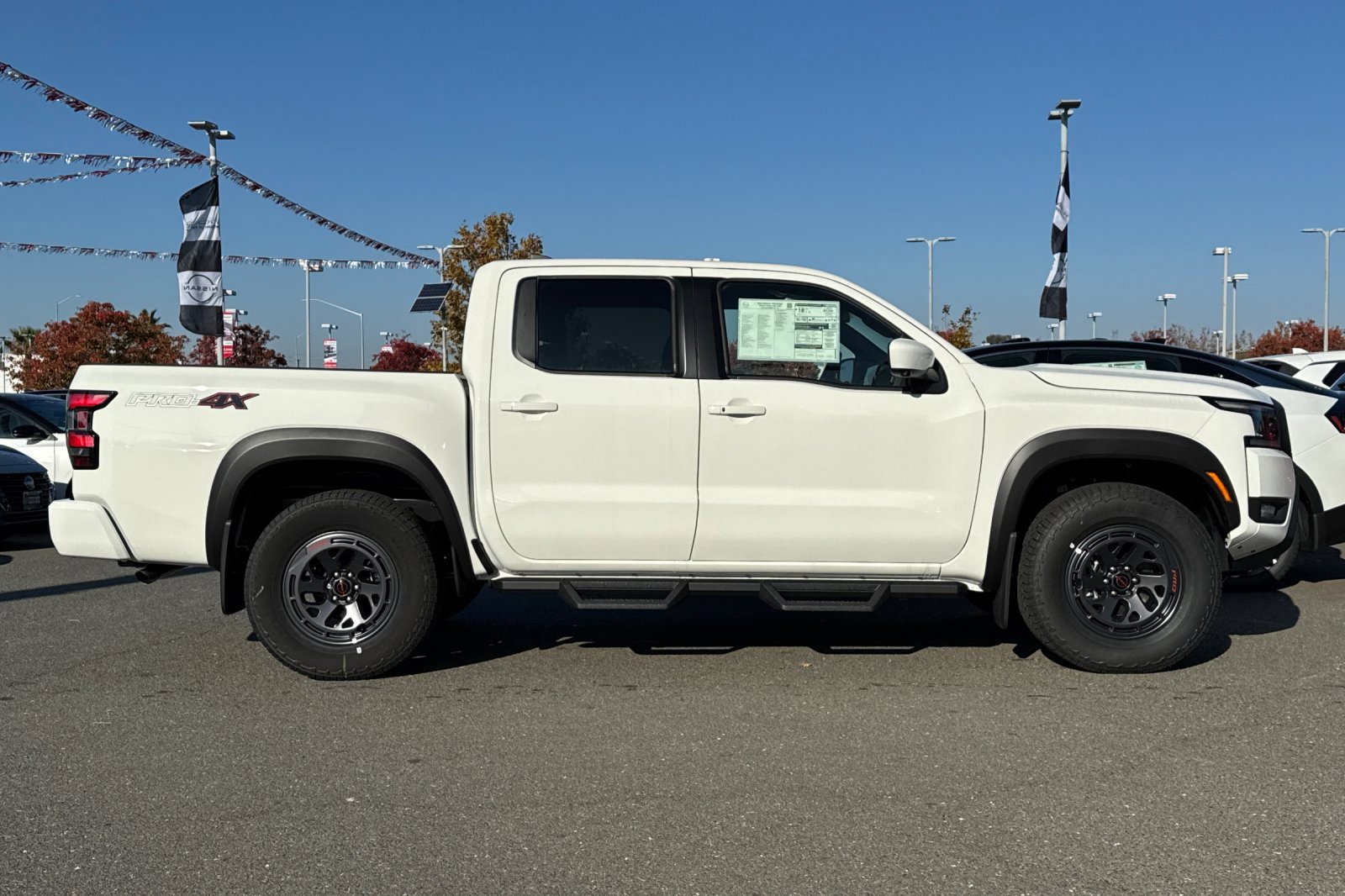 New 2026 Nissan Frontier PRO-4X w/ Pro-4x Convenience Package image 3