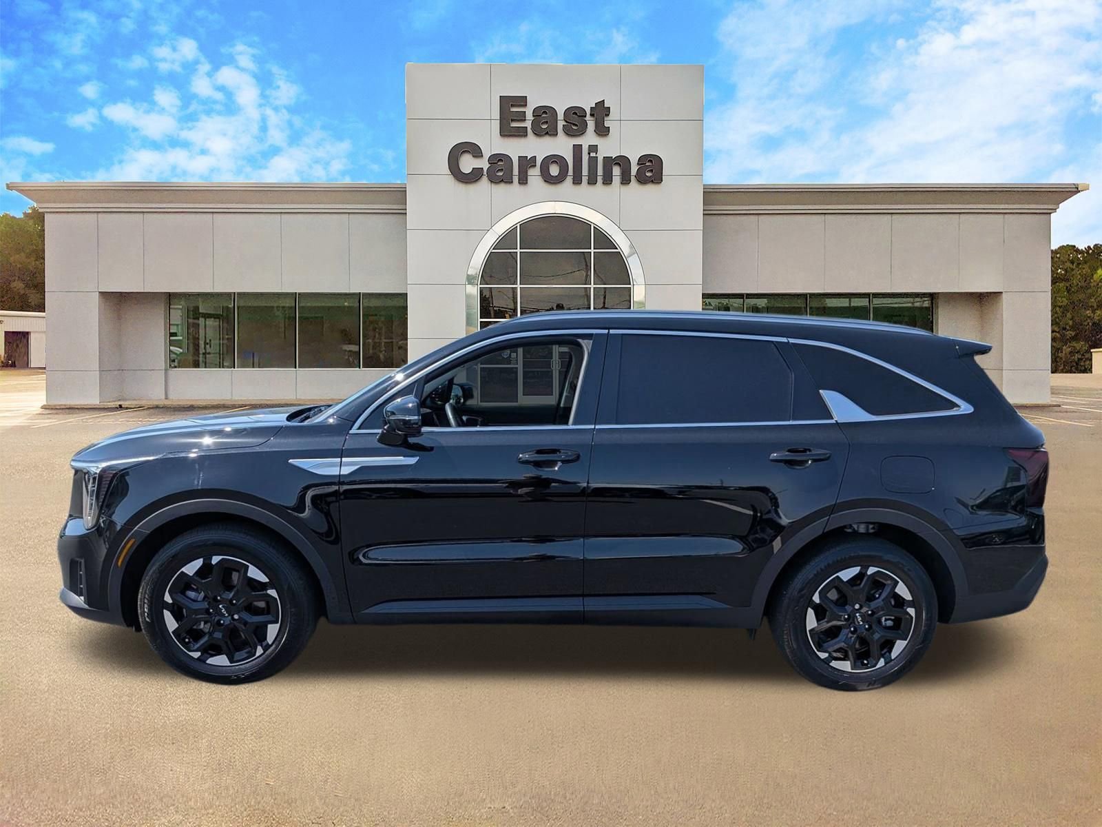 Used 2025 Kia Sorento S FWD image 6