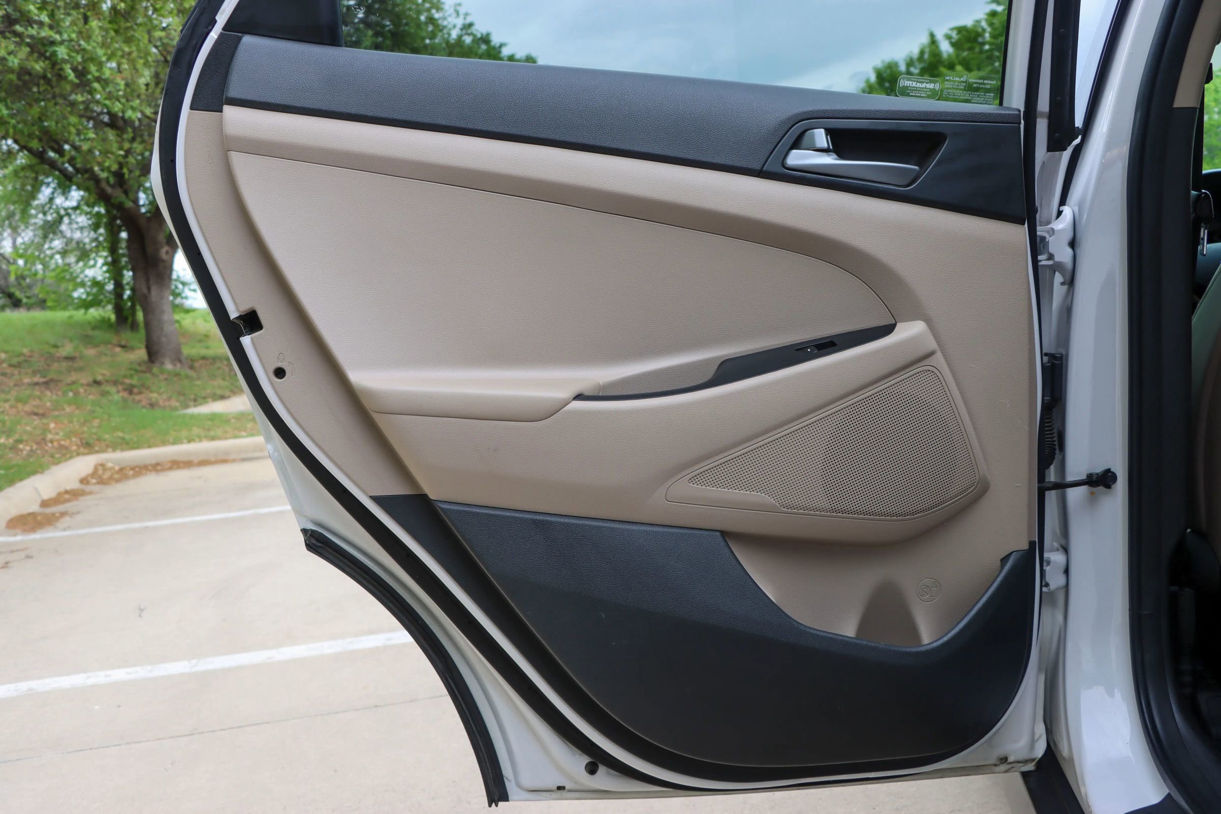 Used 2016 Hyundai Tucson Sport image 11