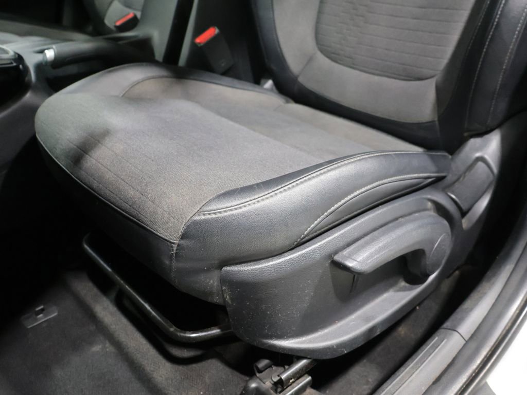 Used 2023 Kia Seltos S w/ Navigation Package AWD/4WD image 12