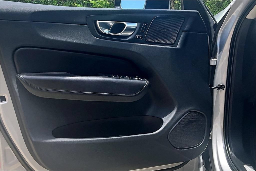 Certified 2023 Volvo XC60 B5 Plus w/ Climate Package AWD/4WD image 24