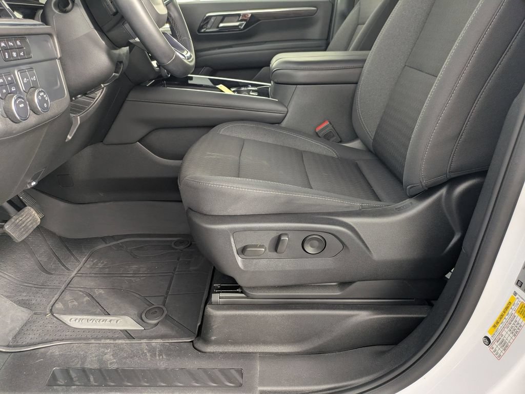 Certified 2025 Chevrolet Tahoe LS AWD/4WD image 11