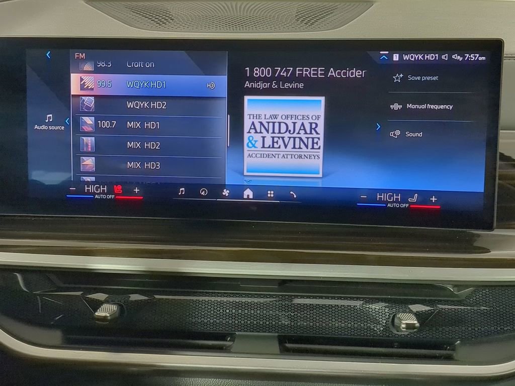 Used 2024 BMW X7 xDrive40i w/ Premium Package image 22