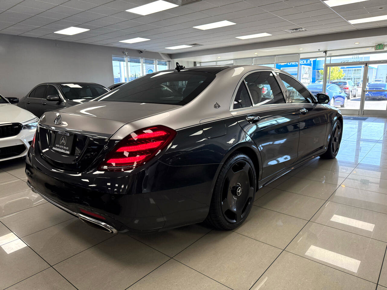 Used 2018 Mercedes-Benz S 560 4MATIC Sedan image 4