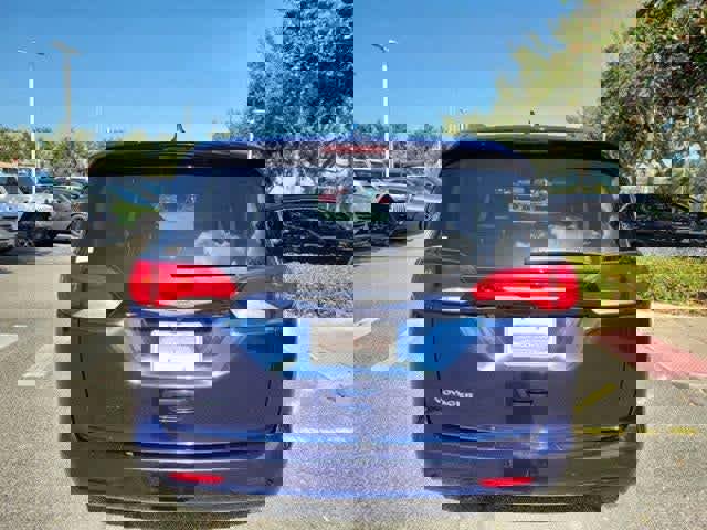 Used 2020 Chrysler Voyager Lxi FWD image 4