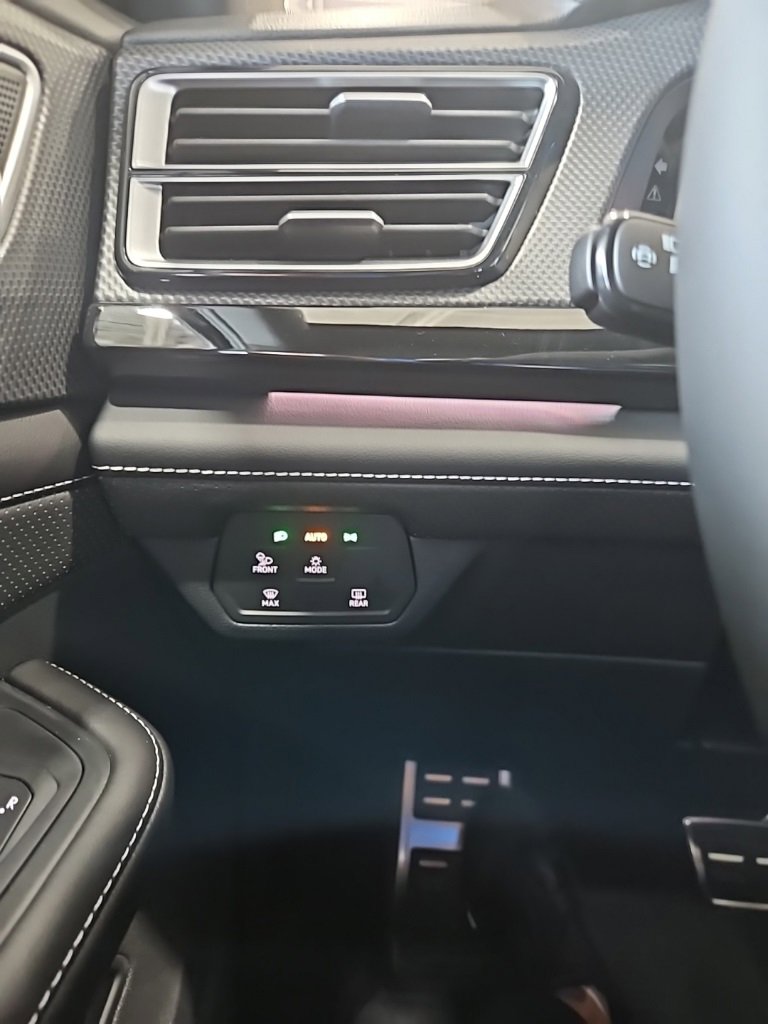 New 2026 Volkswagen Atlas Cross Sport SEL R-Line image 38