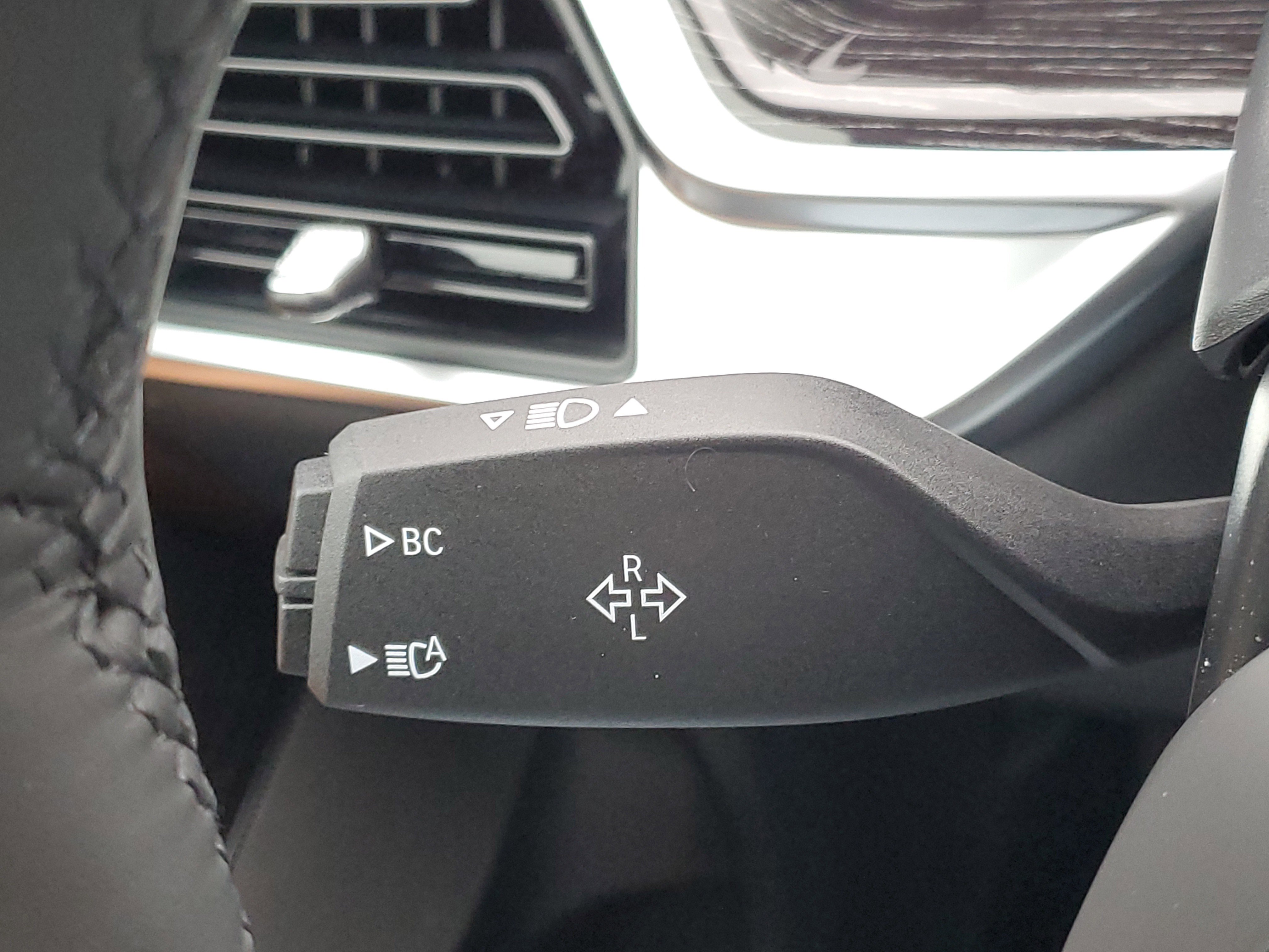 New 2026 BMW X5 xDrive40i w/ M Sport Package AWD/4WD image 14