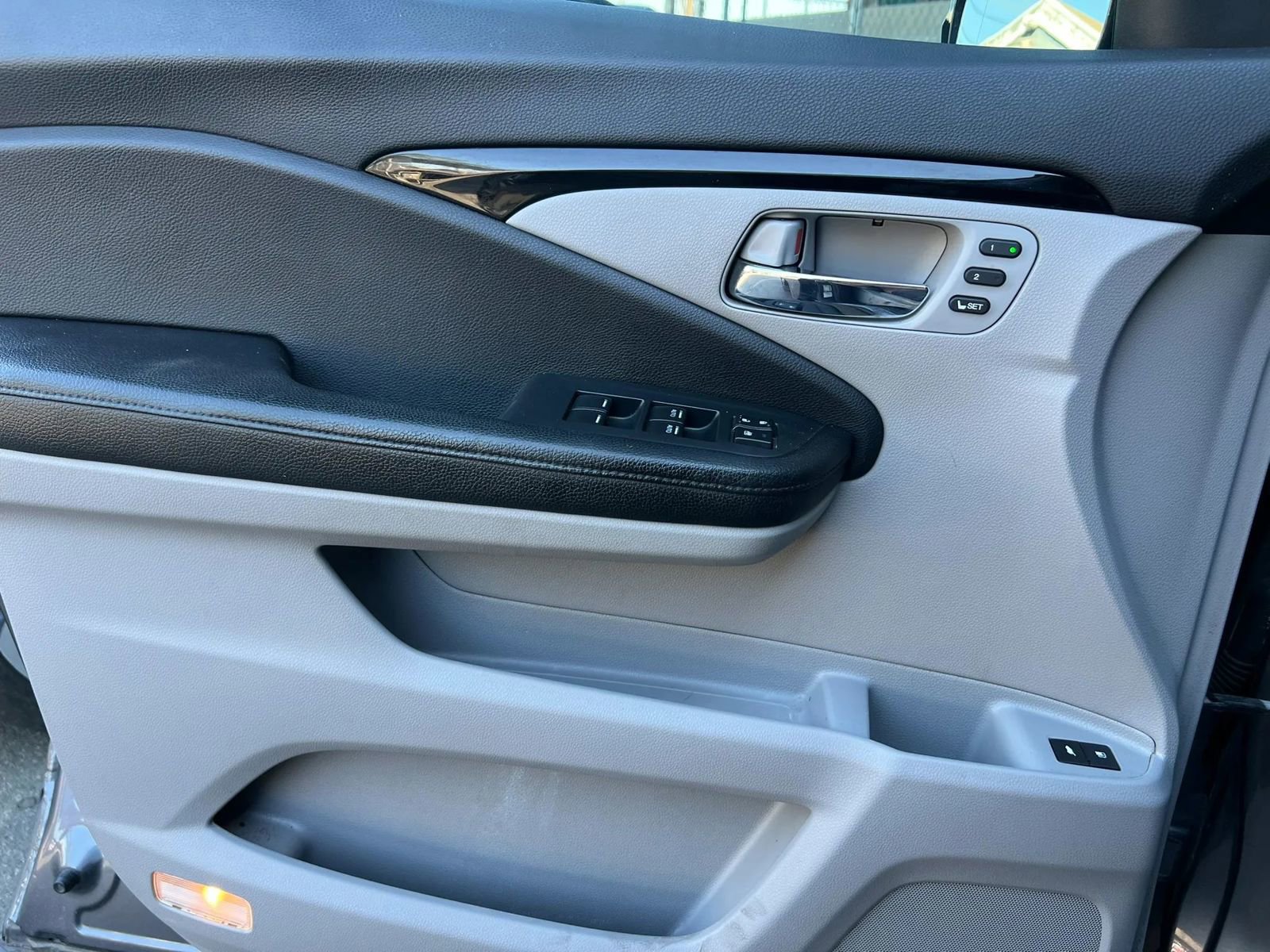 Used 2016 Honda Pilot Touring image 27