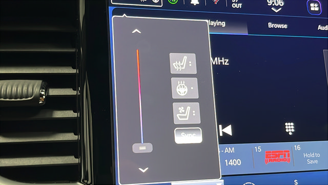 Used 2023 Chrysler Pacifica Pinnacle FWD image 30