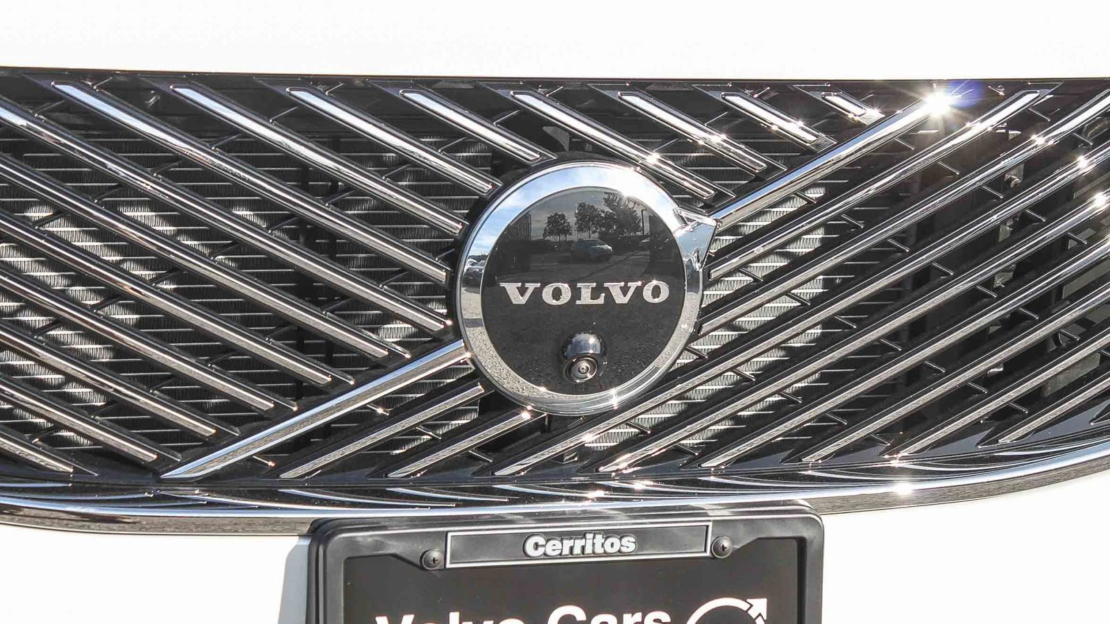 New 2026 Volvo XC90 T8 Plus w/ Protection Package Premier AWD/4WD image 5