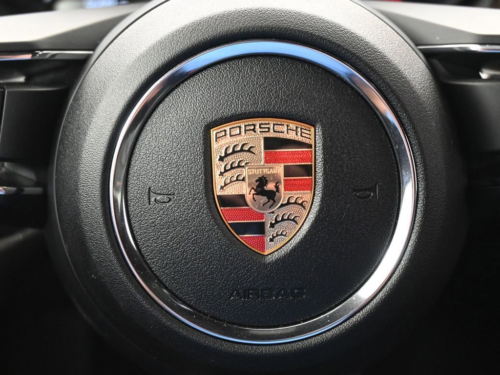 Certified 2025 Porsche Macan image 24