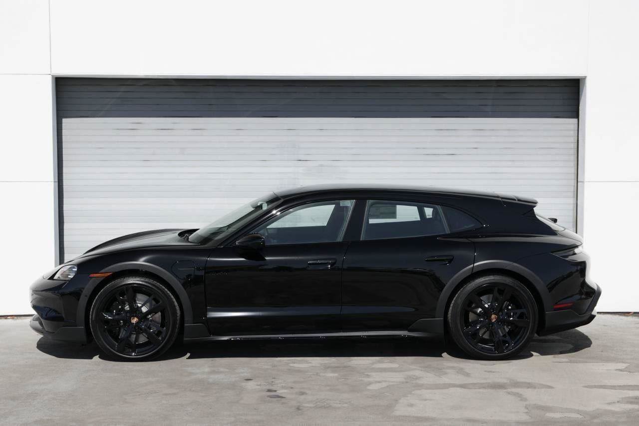 New 2025 Porsche Taycan 4S image 67