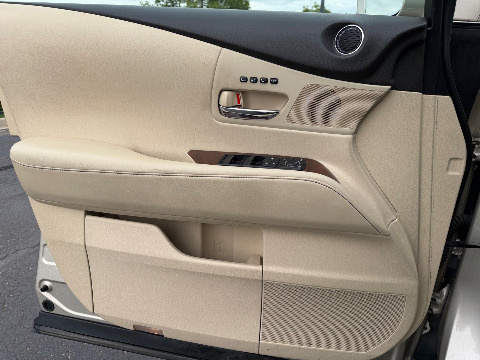 Used 2013 Lexus RX 450h AWD w/ Navigation Pkg image 13