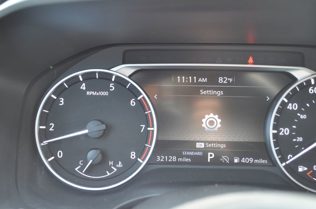 Used 2024 Nissan Rogue SV image 6