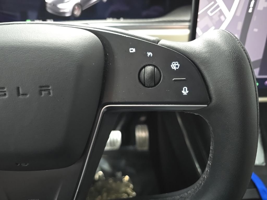 Used 2023 Tesla Model X Plaid image 23