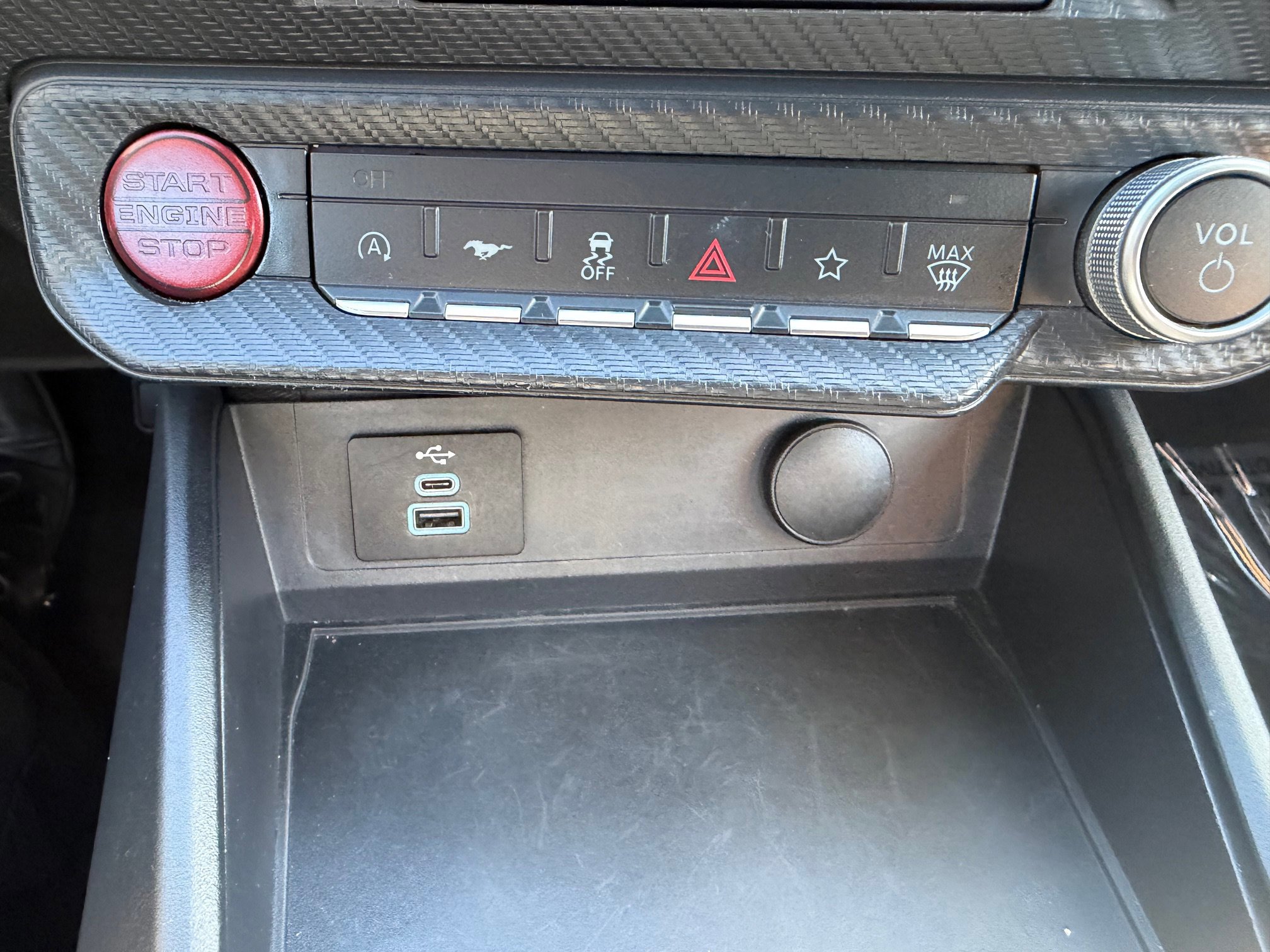 Used 2024 Ford Mustang Ecoboost image 28