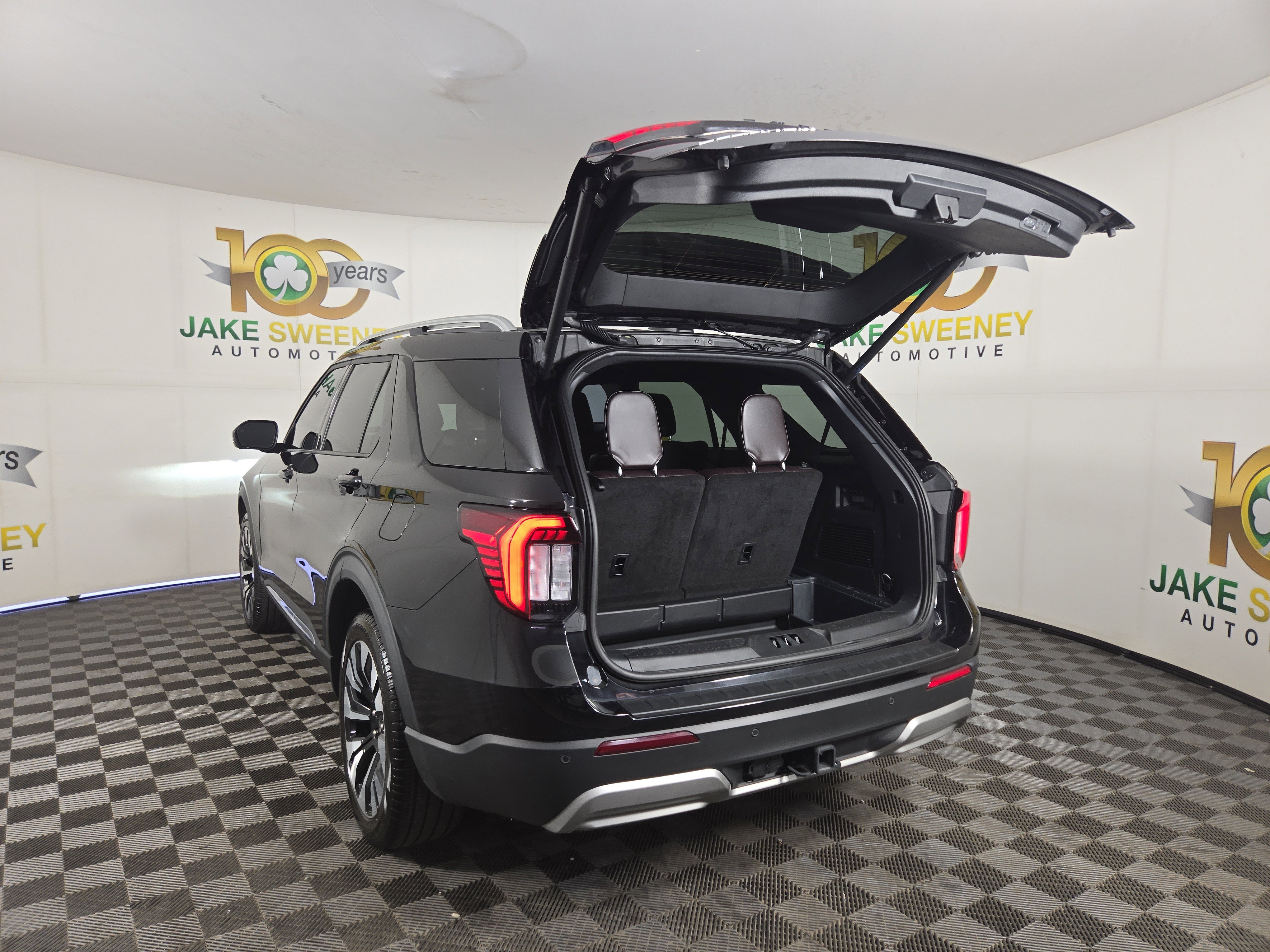 Used 2025 Ford Explorer Platinum w/ LUX Leather Package AWD/4WD image 33