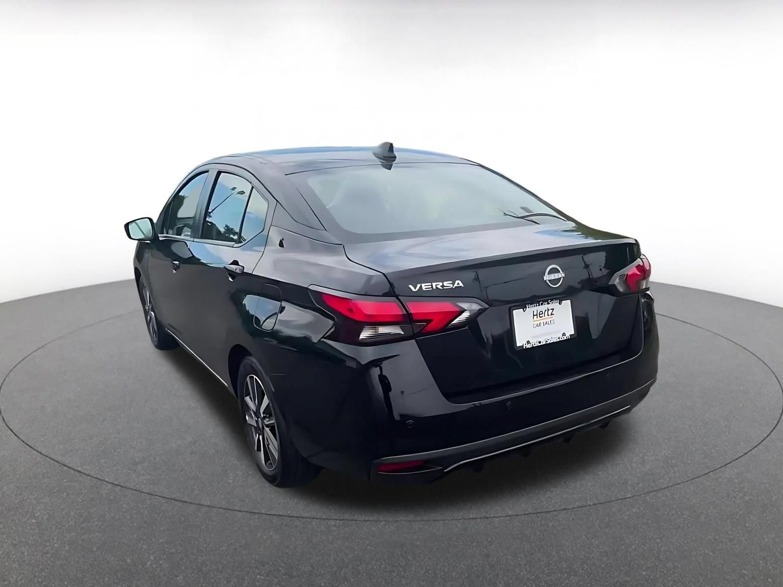 Used 2025 Nissan Versa SV FWD image 11