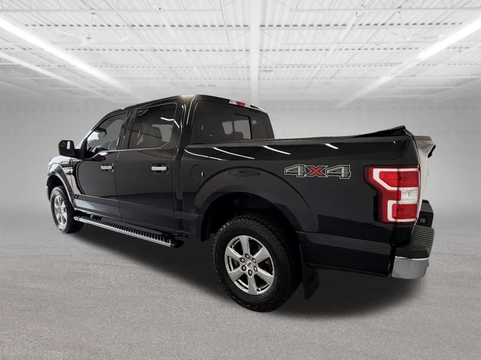 Used 2018 Ford F150 XLT w/ Equipment Group 302A Luxury AWD/4WD image 3