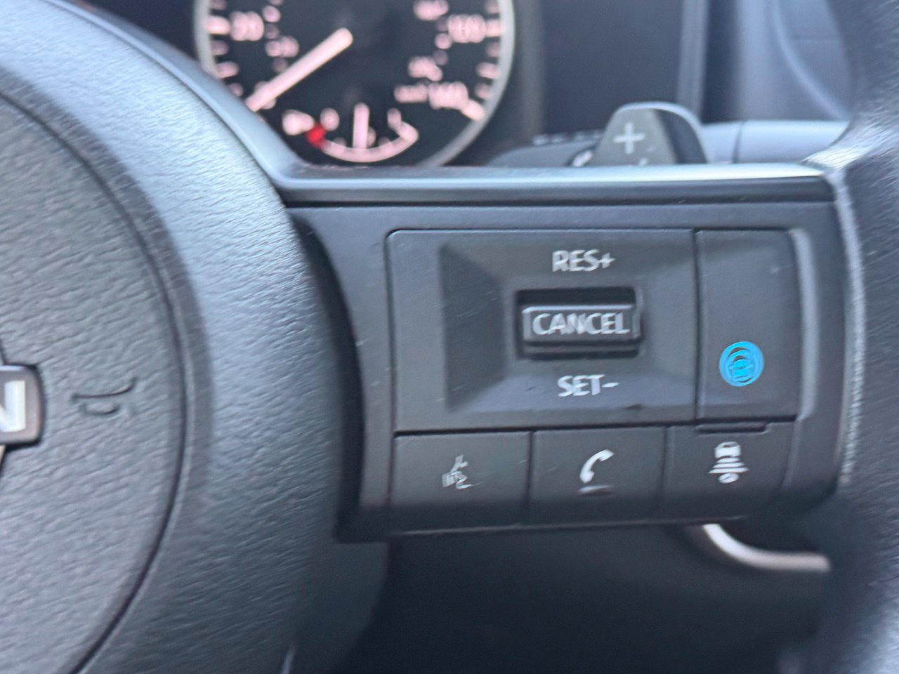 Certified 2024 Nissan Rogue SV FWD image 15